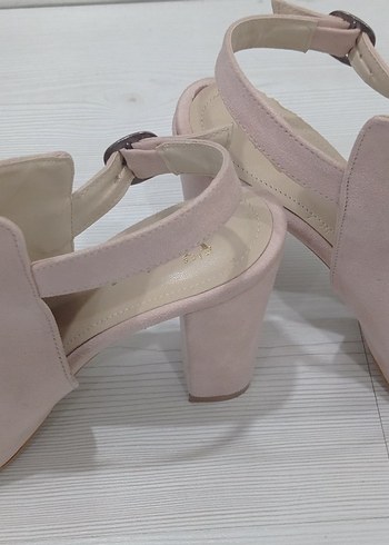 Pudra Süet Tokalı Topuklu Kadın Ayakkabı - Görsel 3