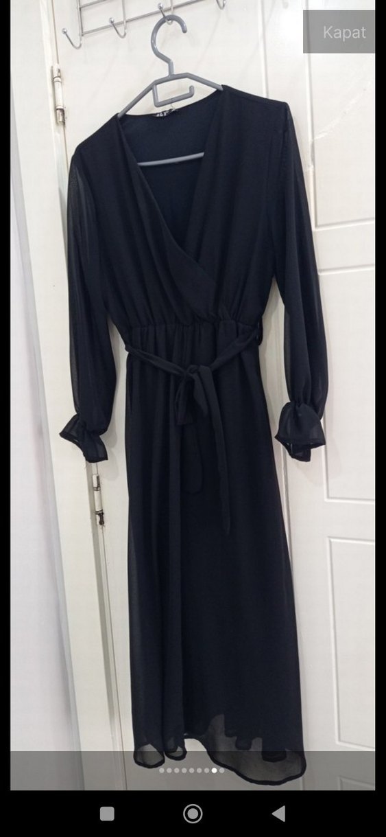 Siyah V Yaka  Elbise - Görsel 4