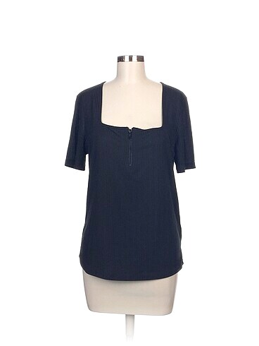 Trendyol & Milla T-shirt %70 İndirimli.