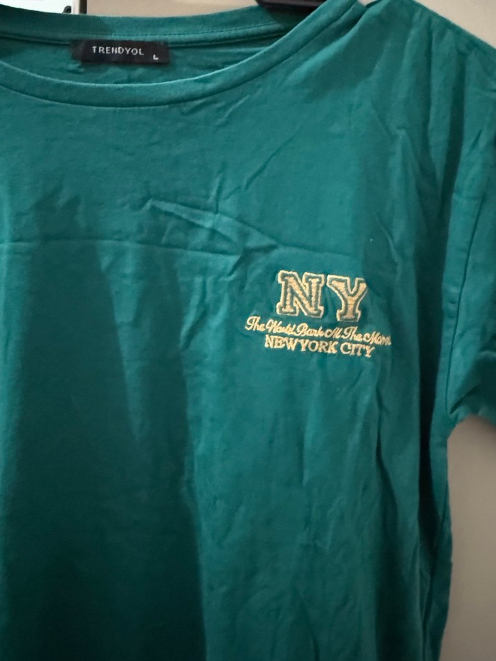 Yeşil Kadın Baskılı Kısa Kollu Tişört - Görsel 3