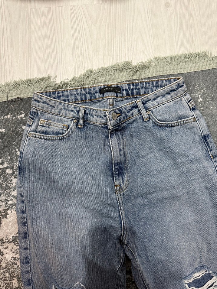 Dizleri Yırtık Gri Bol Kesim Kadın Kot Pantolon - Görsel 2