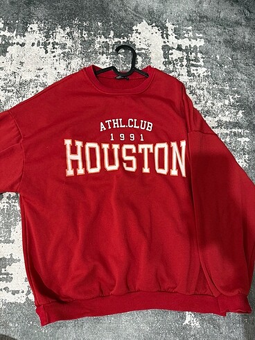 Kırmızı sweatshirt