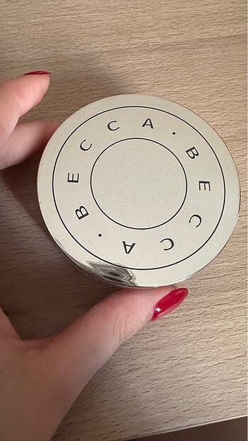 Becca Hydra Mist Pudra
