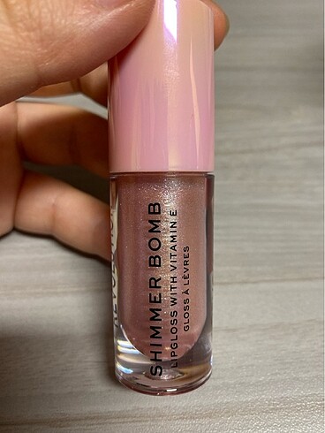 Revolution Uçan gloss
