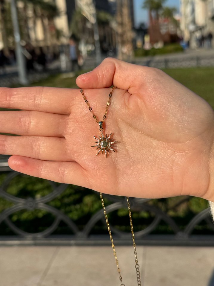 Çelik Altın Renkli Zincir Detaylı Ay Ve Güneş Kolye - Görsel 2