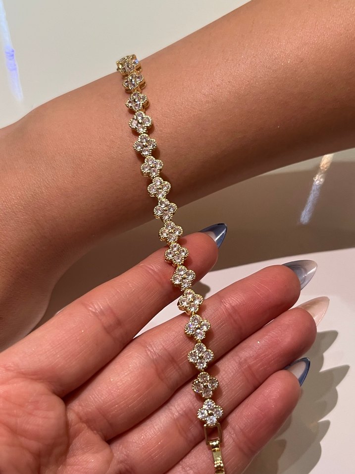 Çelik Gold Renkli Özel Yonca Bileklik - Görsel 2