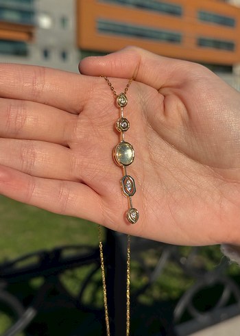 Çelik Zincir Detaylı Beyaz Taşlı Y Kolye - Görsel 4