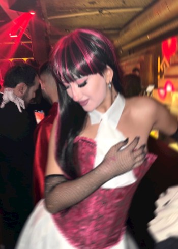 Pembe Korse - Görsel 2