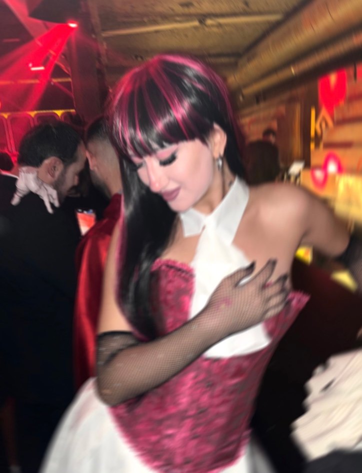 Pembe Korse - Görsel 2