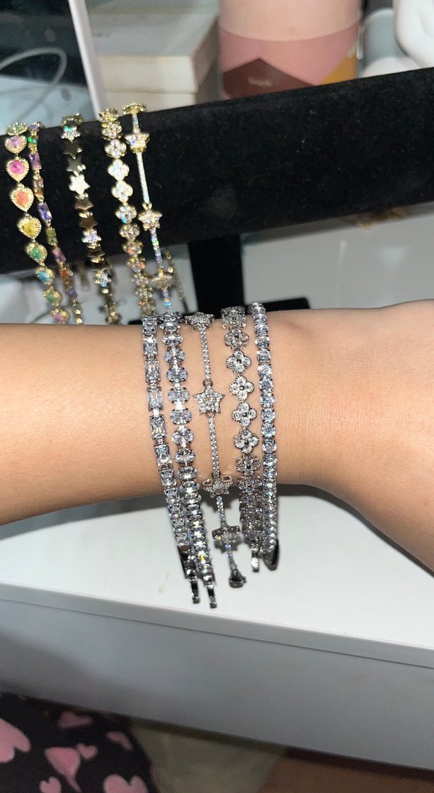 Beyaz İşlemeli Payetli Kadın Bileklikler - Görsel 2