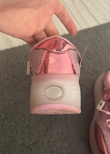 32 Beden Kız Çocuk Pembe Renkli tekerlekli isikli Spor Ayakkabı
