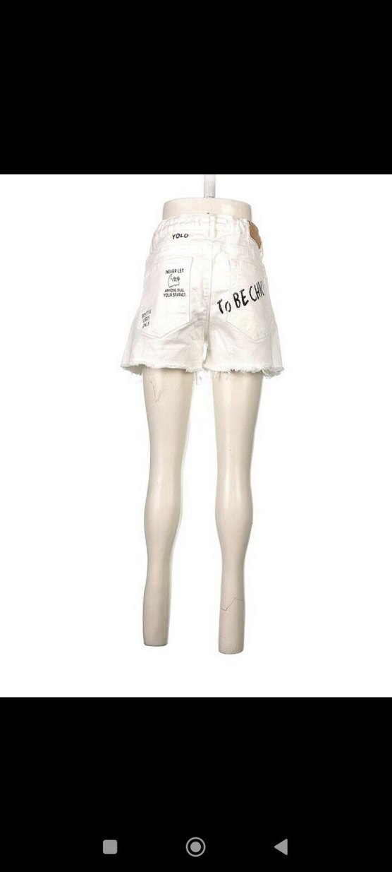 Beyaz Baskılı Düğmeli Mini Kot Şort - Görsel 3