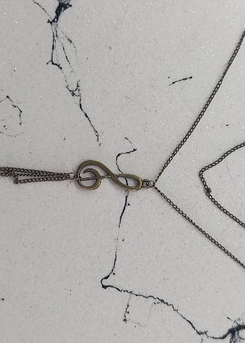 Sol Anahtarı Desenli Kadın Kolye - Görsel 2