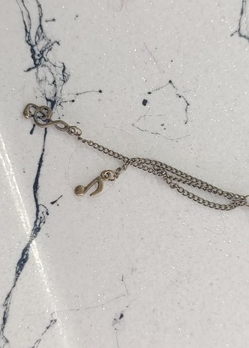 Sol Anahtarı Desenli Kadın Kolye - Görsel 4