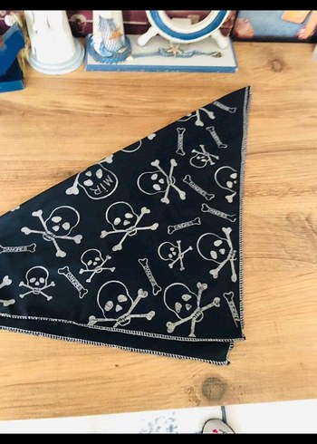 Siyah Gotik Kadın Fular - Görsel 2