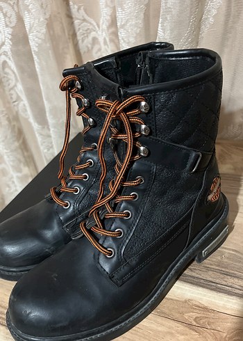 39 Beden siyah Renk Siyah Deri Tokalı Biker Bot hediye gelmişti