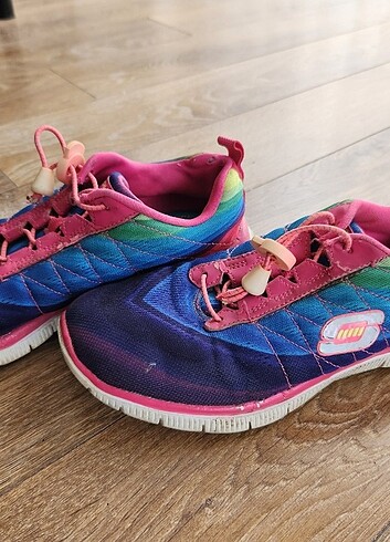 37,5 Beden çeşitli Renk Skechers orjinal 37,5 beden memory form özellikli spor ayakkabı