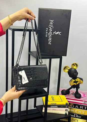 Yves Saint Laurent Zincir Detaylı Siyah Deri Kadın Çanta