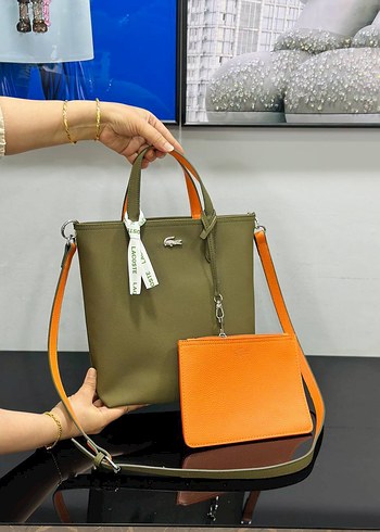 Beden siyah Renk Lacoste bütün renkleriyle stokta