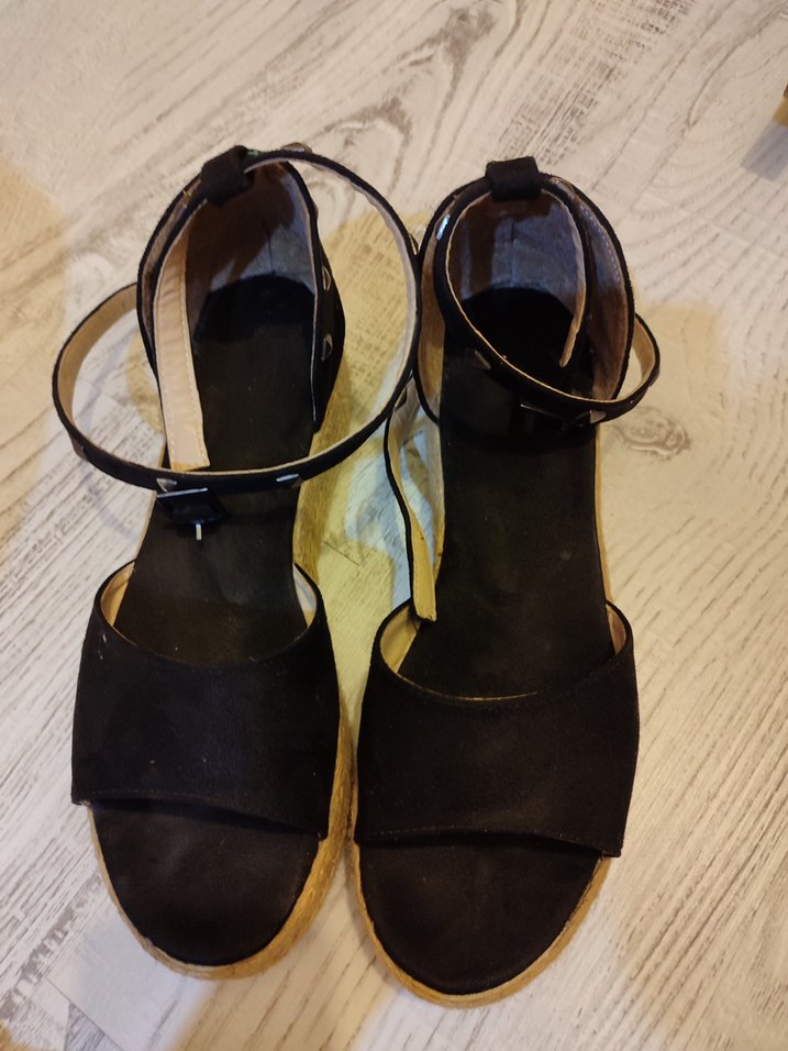 Siyah Bağcıklı Dolgu Topuk Kadın Sandalet - Görsel 3