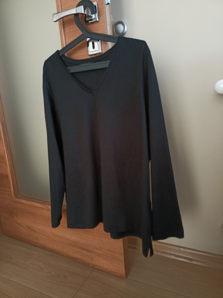 Bordo  ve siyah  Uzun Kollu v yaka 2 adet penye tişört - Görsel 4