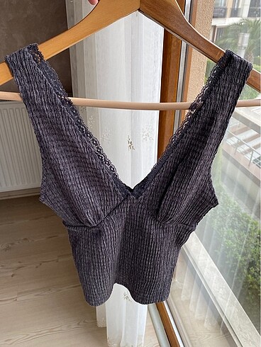 Dokulu Dantel Top