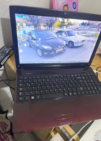 Samsung leptop i5 işlemcili 8 tam SSD li - Görsel 2