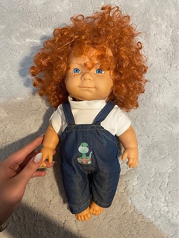 kıvırcık oyuncak bebek