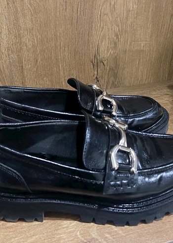 39 Beden siyah Renk Klasik Siyah Parlak Deri Tokalı Kadın Loafer