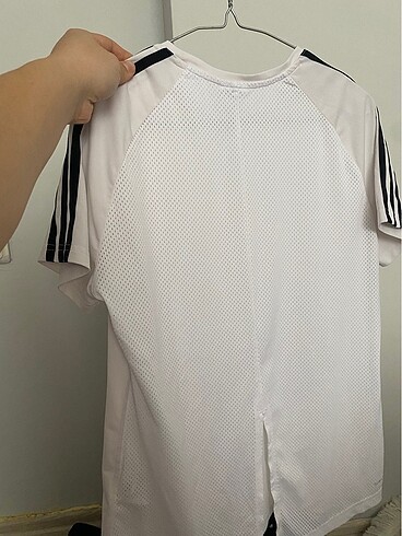 Adidas kadın tişört