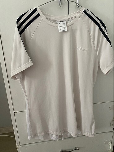 m Beden beyaz Renk Adidas kadın tişört