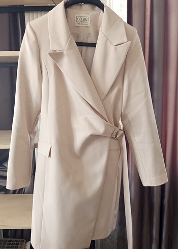 Bej Kadın Kemerli Uzun Blazer Ceket elbise