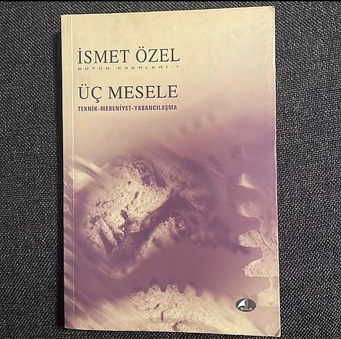 İsmet Özel