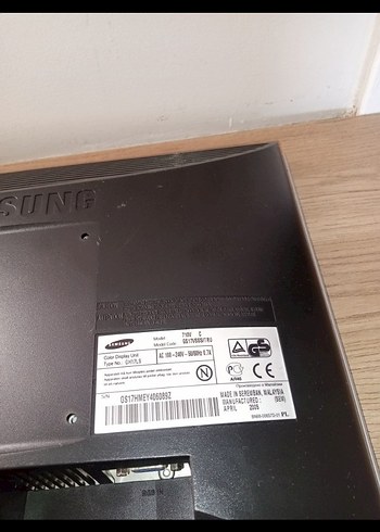 Beyaz Samsung Bilgisayar Monitörü - Görsel 3