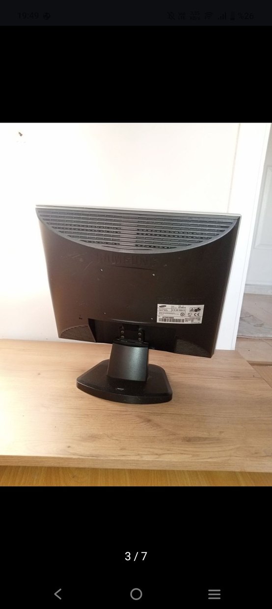 Beyaz Samsung Bilgisayar Monitörü - Görsel 2