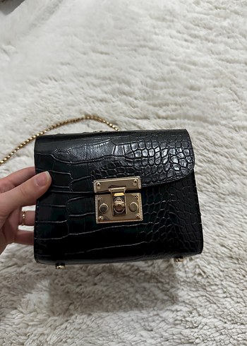 Zincir Detaylı Siyah Yılan Derisi Desenli Deri Çanta - Görsel 2