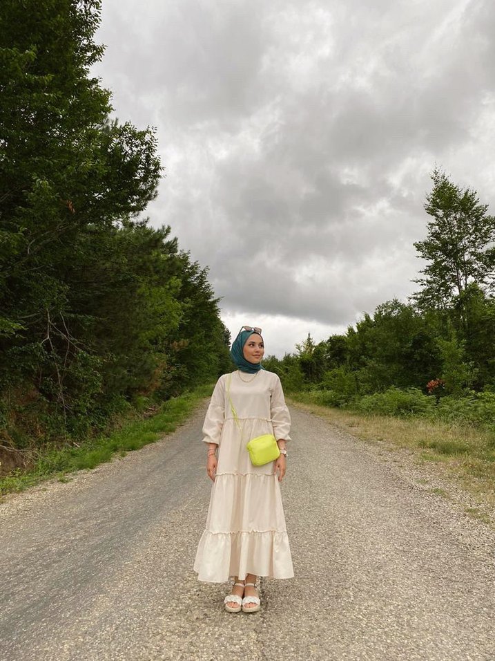 Bej Uzun Keten Elbise, Fırfırlı, Bol Kesim - Görsel 4