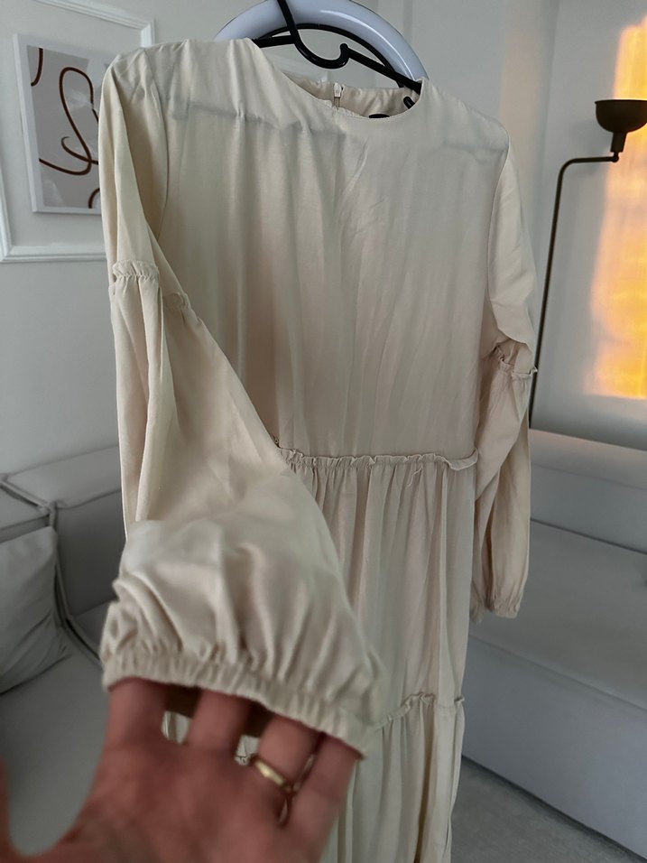 Bej Uzun Keten Elbise, Fırfırlı, Bol Kesim - Görsel 2