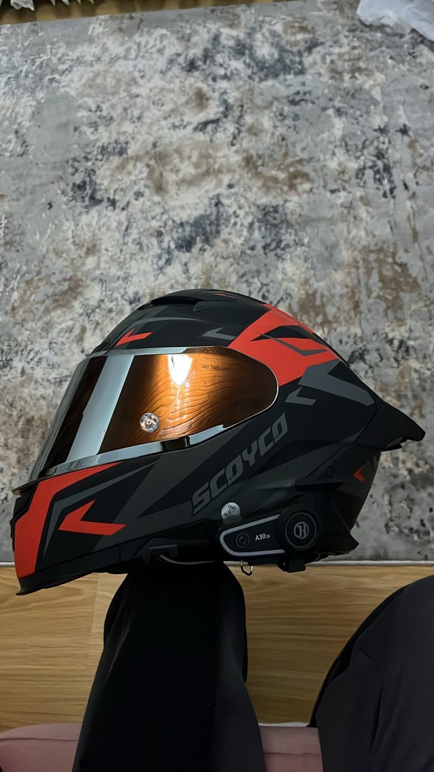 Kırmızı Baskılı Kayışlı Biker Motosiklet Kaskı - Görsel 2