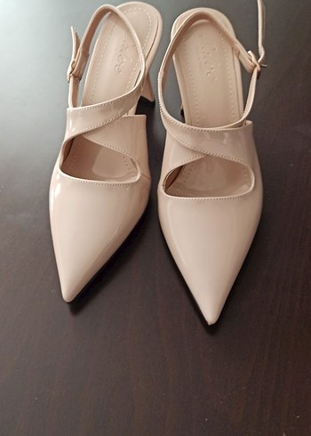 Bej Stiletto Topuklu Kadın Ayakkabı