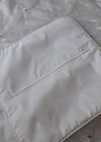 Beyaz İşlemeli Parlak Yatak Örtüsü - Görsel 8