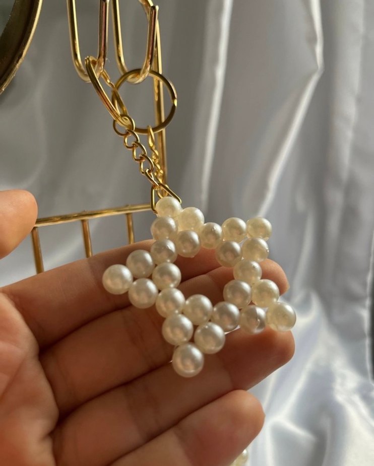 Zincir Detaylı Beyaz İnci Anahtarlık - Görsel 2