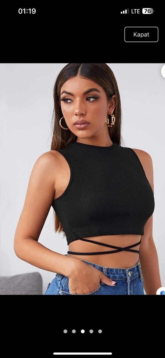 Siyah Yüksek Yaka Mini Crop Top - Görsel 2
