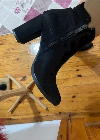 39 Beden Gri Süet Stiletto Topuklu Kadın Bot