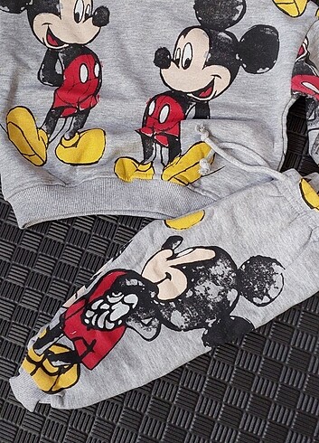 5 Yaş Beden gri Renk Zara mickey alt üst takım