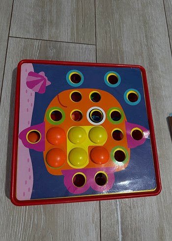 Renkli Delikli Eğitici Oyuncak