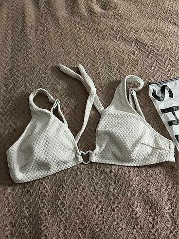 Bikini üst