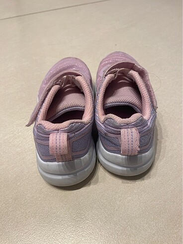 27 Beden Skechers