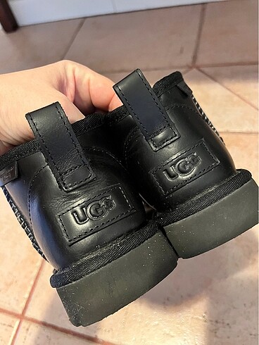 Ugg Ugg deri bot