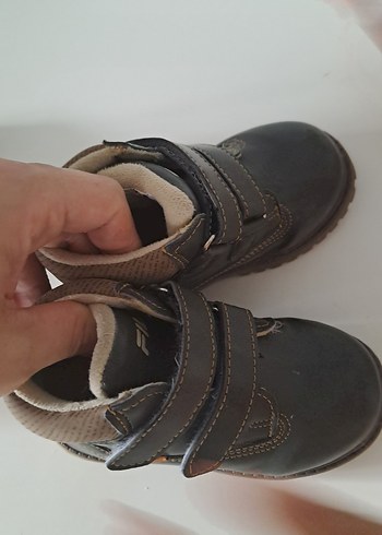 22 Beden Kemer Detaylı Erkek Çocuk Kahverengi Bot